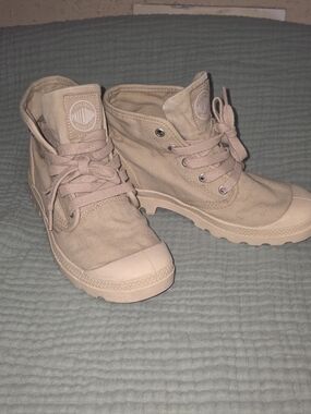 Palladium Pampa Hi Women's Light Beige Canvas Lace-Up Ankle Boots